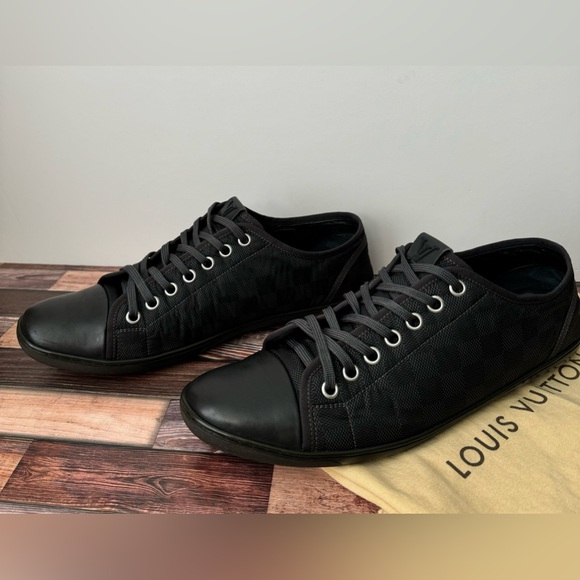 Louis Vuitton Damier Graphite Aventure Axel 12 Sneakers - Picture 3 of 10